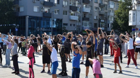 Стотици деца и родители на спортен празник