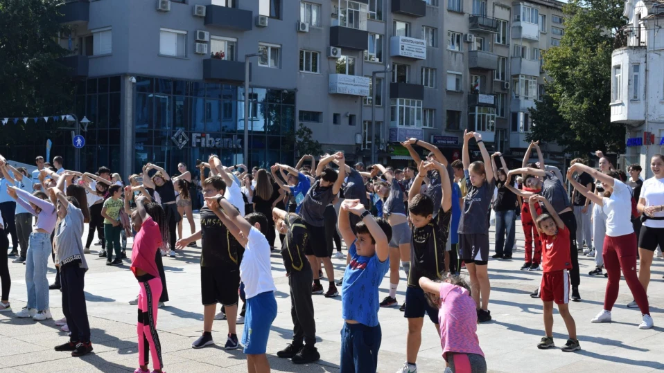 Стотици деца и родители на спортен празник