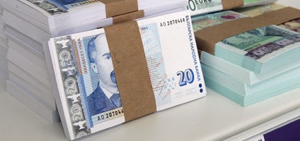 Българинът вкара още 2.79 млрд. лв. в банките